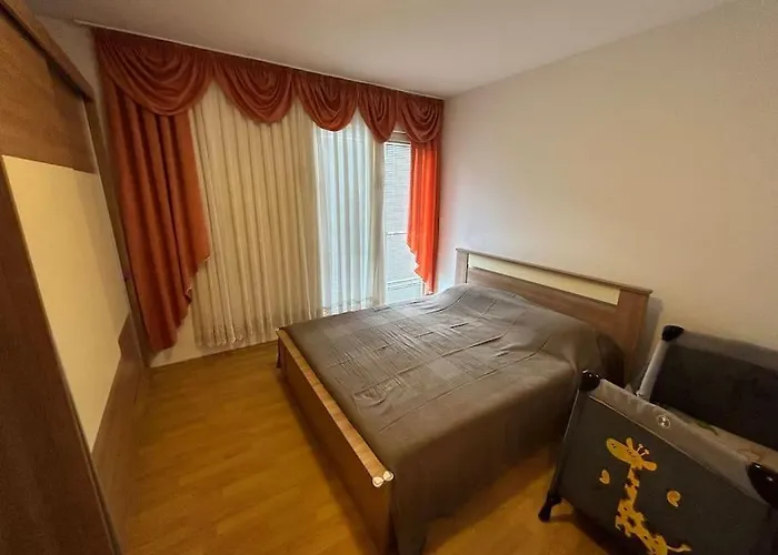 Dua Al Mar With Parking And Balcony Διαμέρισμα *