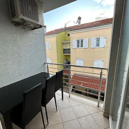 Dua Al Mar With Parking And Balcony Apartmán