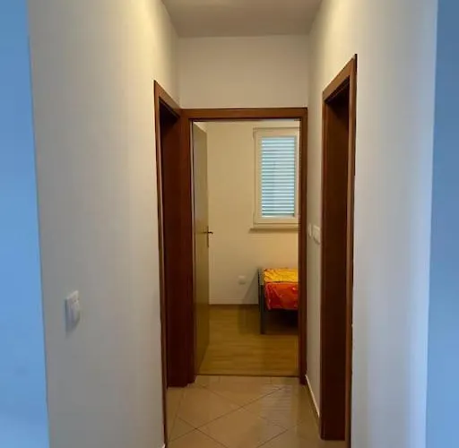 Dua Al Mar With Parking And Balcony Appartement Rovinj