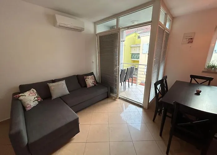 Apartamento Dua Al Mar With Parking And Balcony